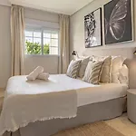 Vacation I Puente Apartment, Brand-new, Exclusive Location In Golden Mile, Close To Fine Dining, The And Puerto Banus アパート *