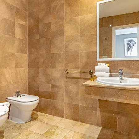 Appartamento Vacation I Puente Apartment, Brand-new, Exclusive Location In Golden Mile, Close To Fine Dining, The And Puerto Banus
